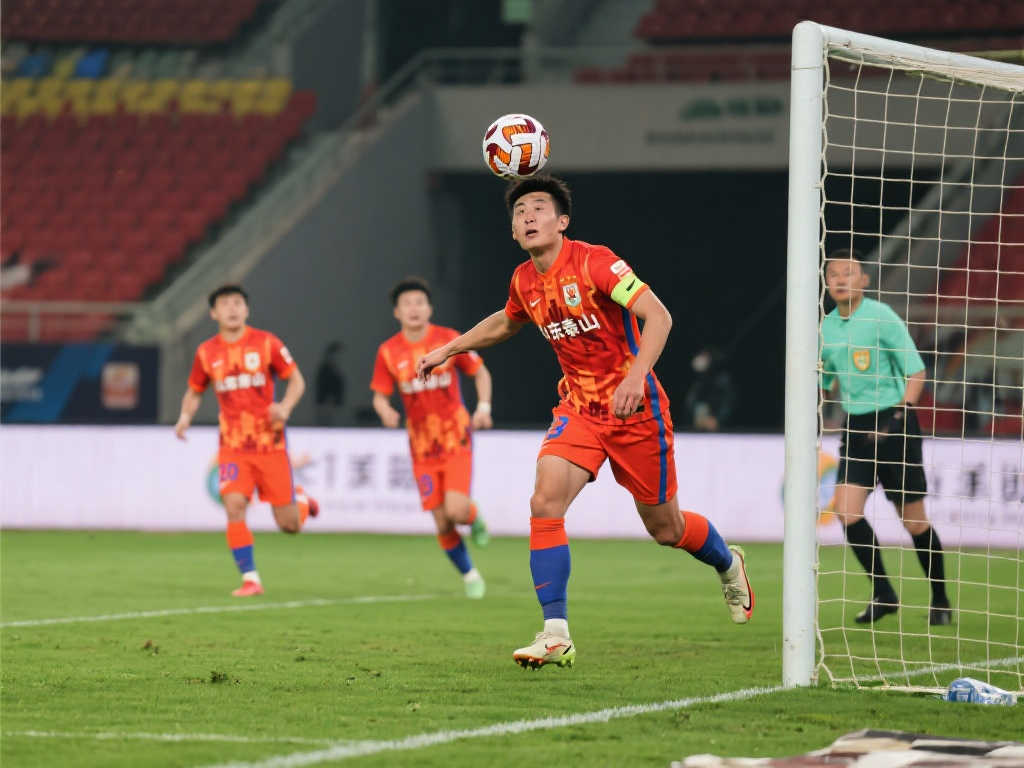 【中超】谭龙头球建功马德鲁加进球 泰山客场2-1力克亚泰